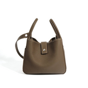 Bolsa feminina média em couro genuíno marrom com nécessaire - Sereinna
