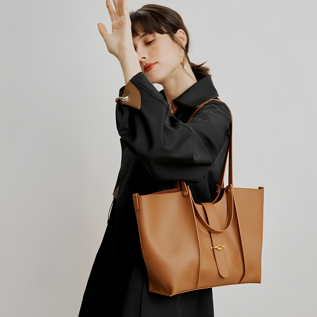 Bolsa feminina grande em couro genuíno caramelo com Organizador Interno - Sereinna