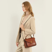 Bolsa feminina pequena em couro genuíno split marrom - Sereinna