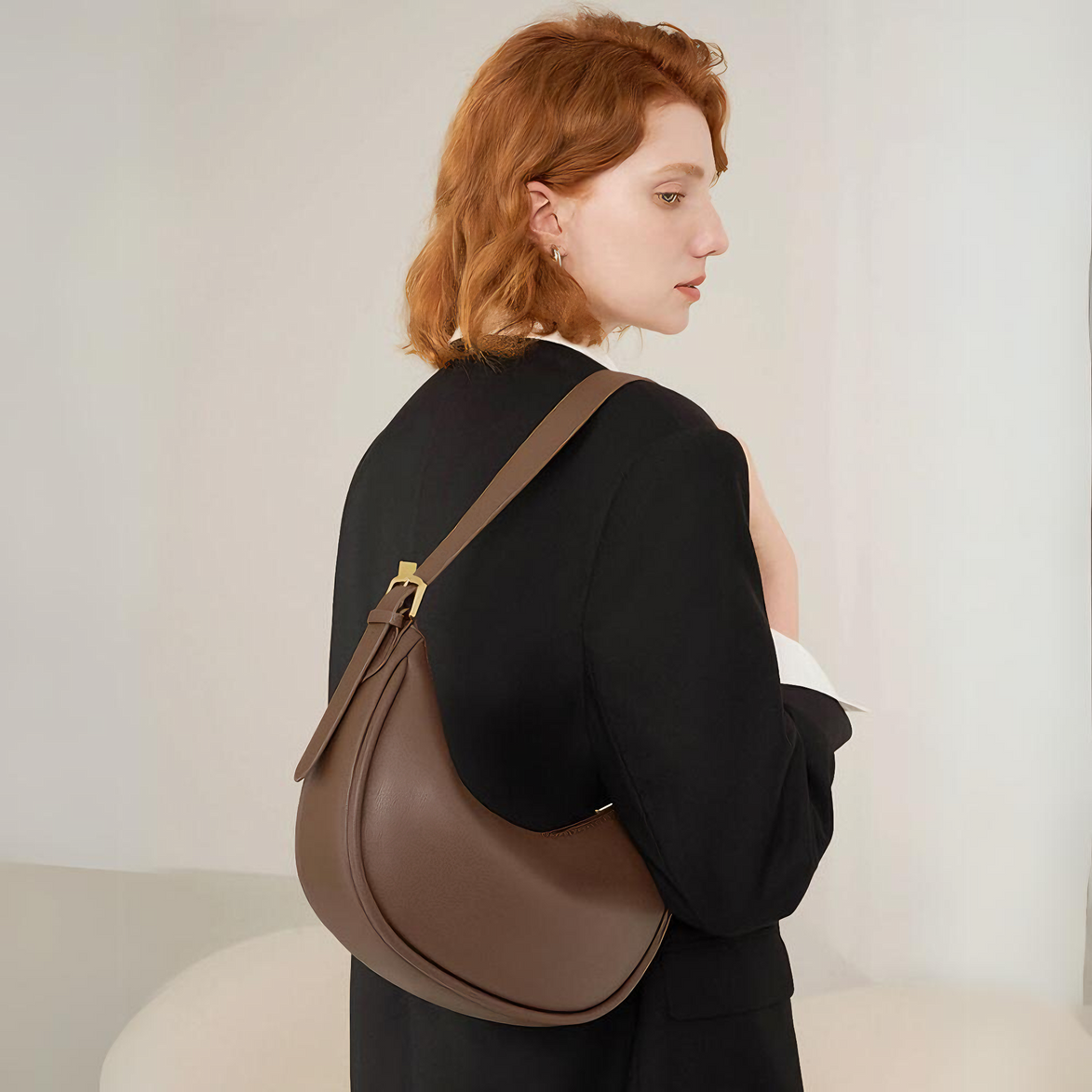 Bolsa feminina média em couro genuíno split marrom - Sereinna