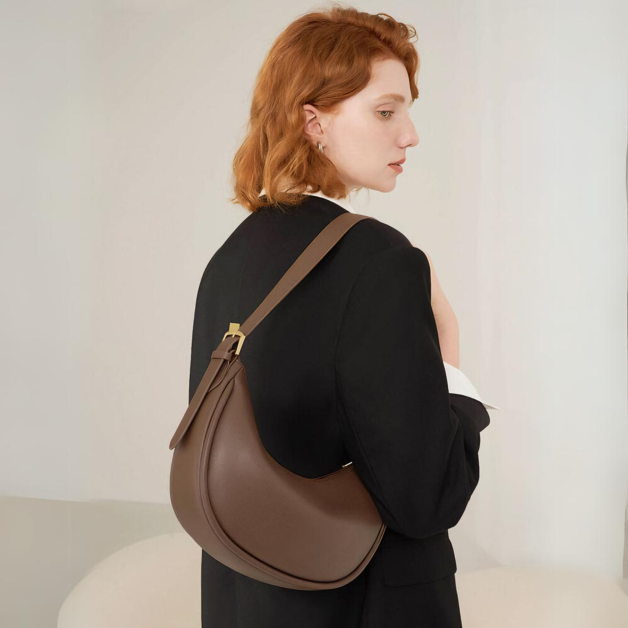 Bolsa feminina média em couro genuíno split marrom - Sereinna