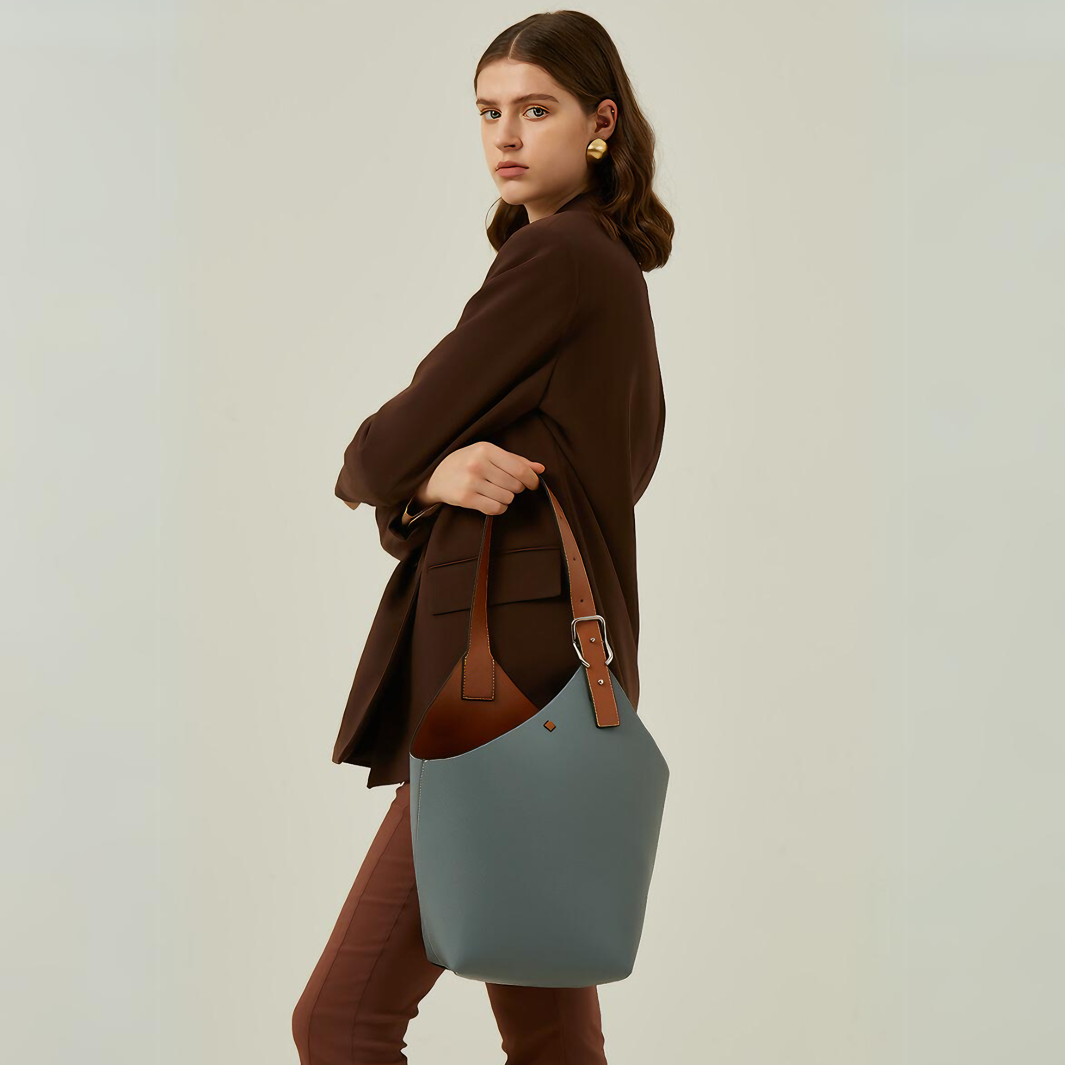 Bolsa feminina grande em couro genuíno azul com Organizador Interno  - Sereinna