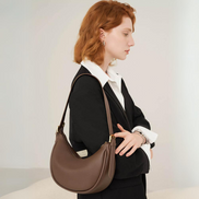 Bolsa feminina média em couro genuíno split marrom - Sereinna