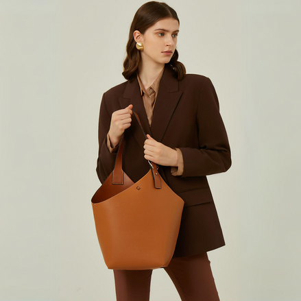 Bolsa feminina grande em couro genuíno caramelo com Organizador Interno  - Sereinna