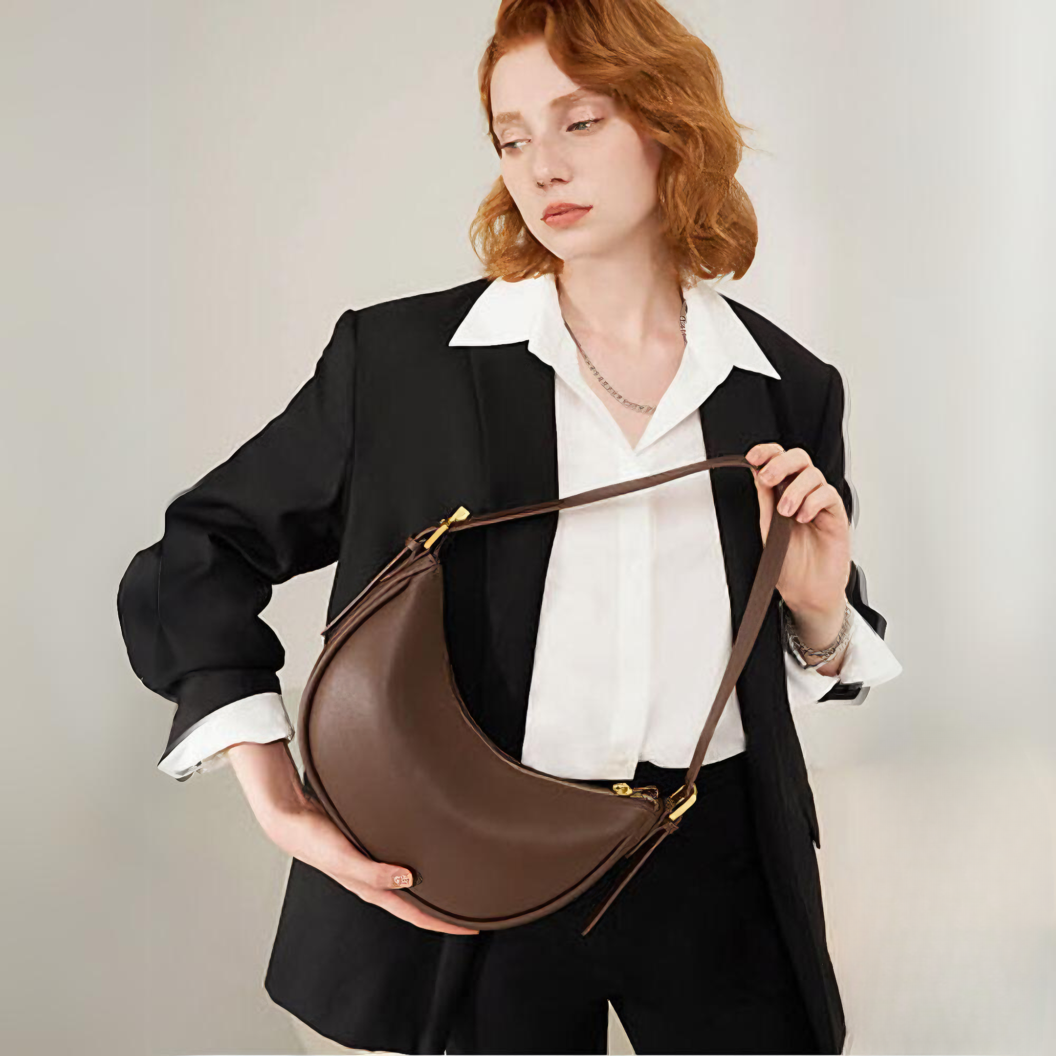 Bolsa feminina média em couro genuíno split marrom - Sereinna