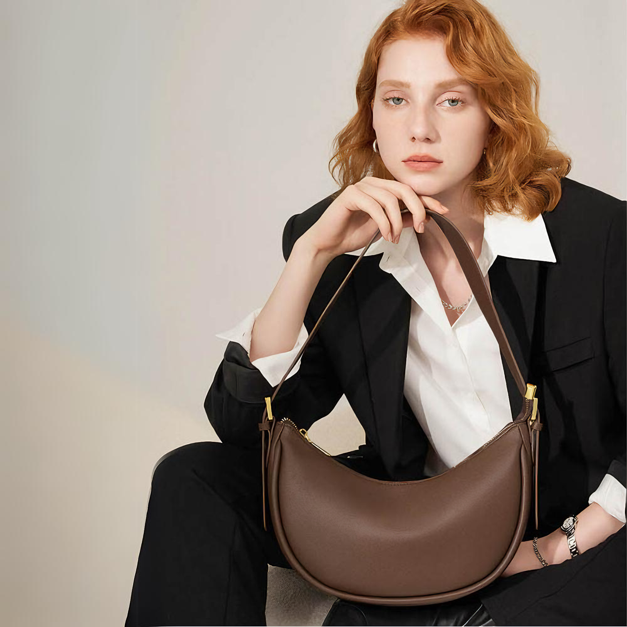 Bolsa feminina média em couro genuíno split marrom - Sereinna