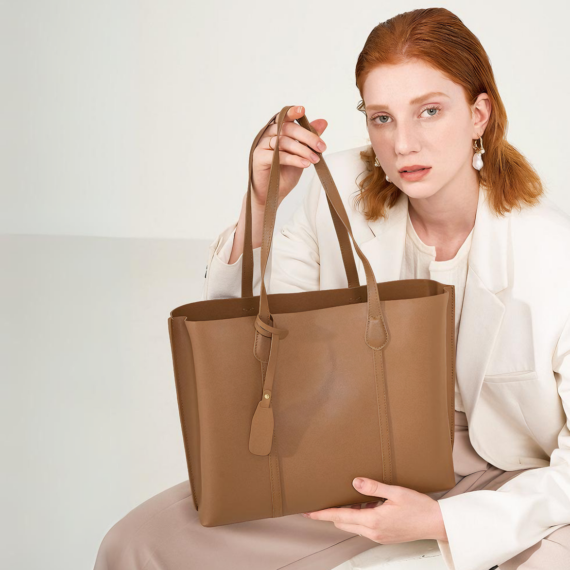 Bolsa feminina grande em couro genuíno marrom - Sereinna