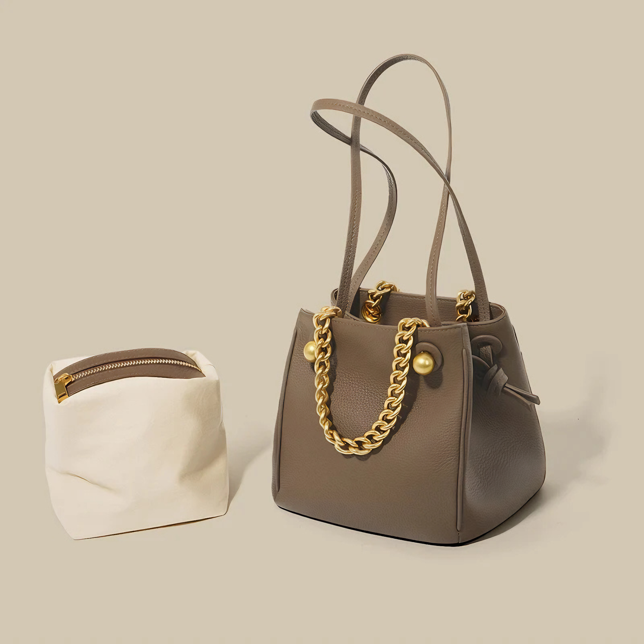 Bolsa pequena em couro genuíno marrom com correntes e organizador interno - sereinna