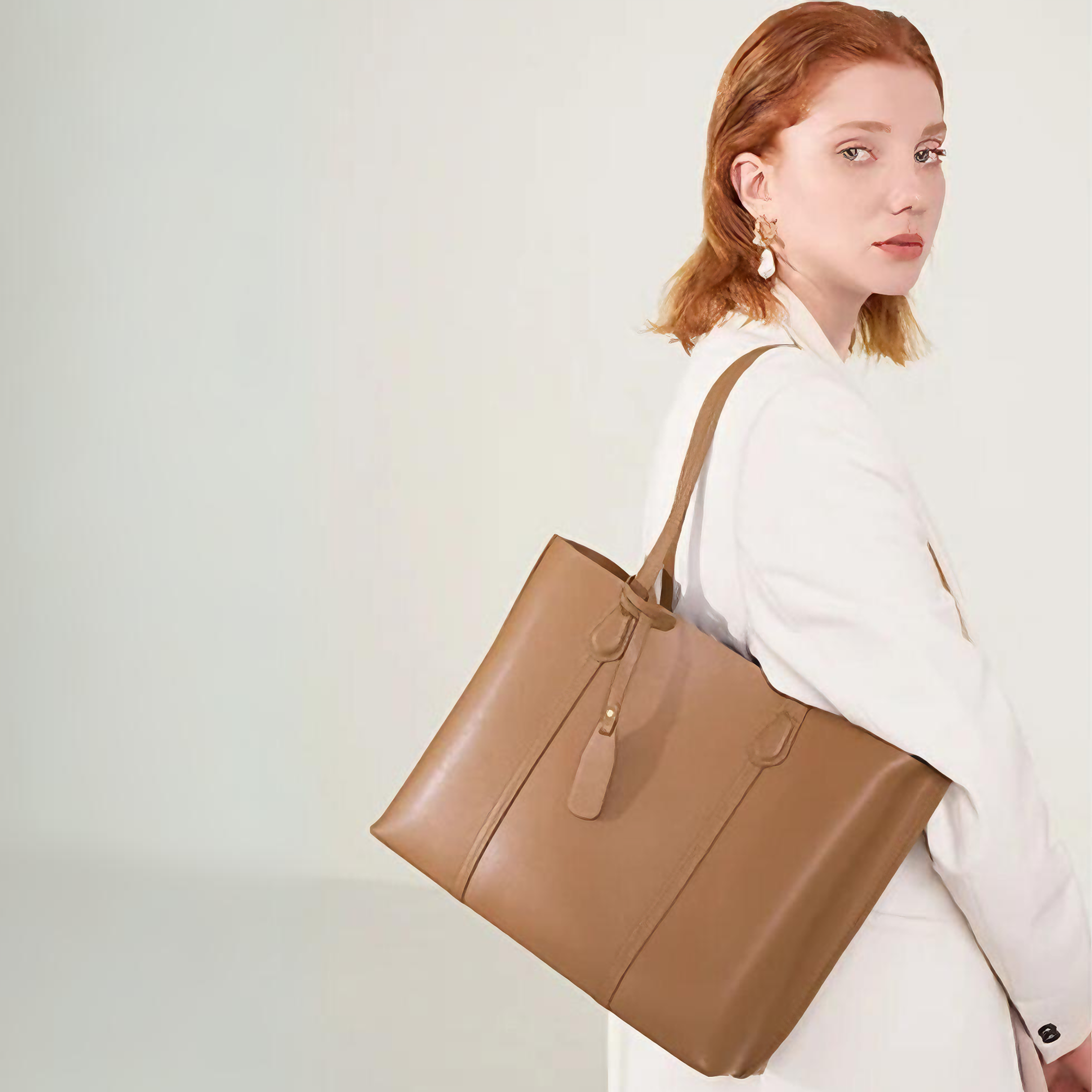 Bolsa feminina grande em couro genuíno marrom - Sereinna
