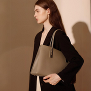 Bolsa feminina grande em couro genuíno cinza - Sereinna