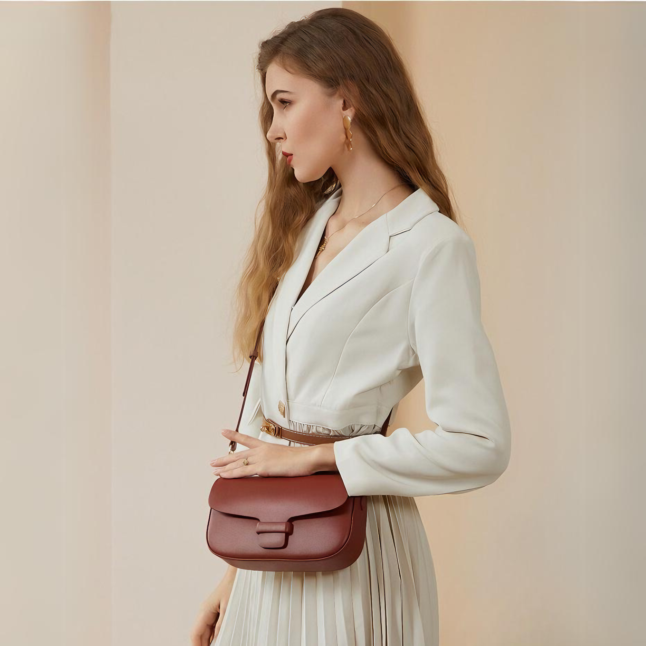 Bolsa Feminina Pequena em Couro Split Vermelha com Correntes - Sereinna