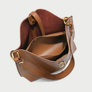Bolsa feminina média em couro genuíno caramelo com nécessaire - Sereinna