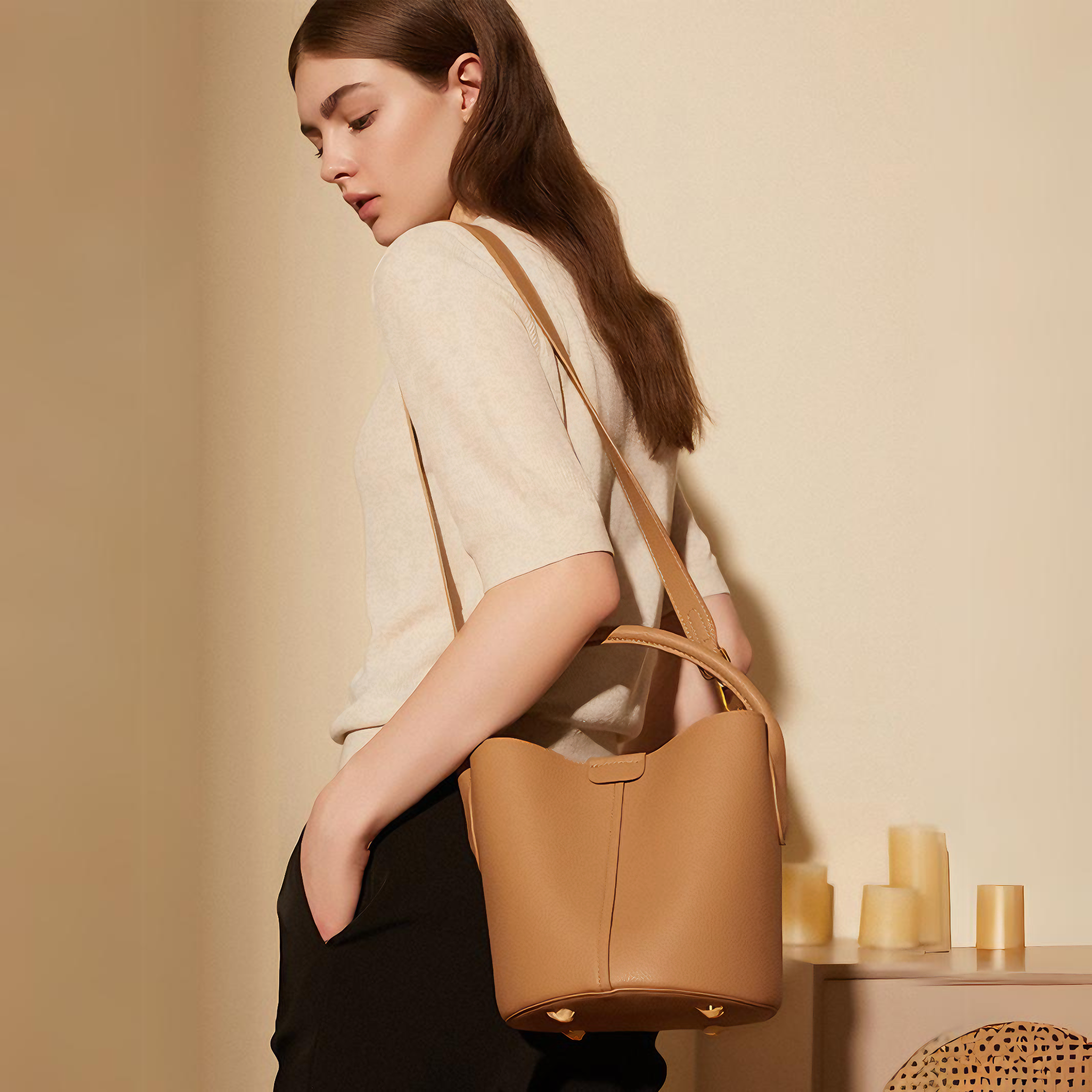 Bolsa Bliss media em Couro Genuíno caramelo com organizador interno - Sereinna