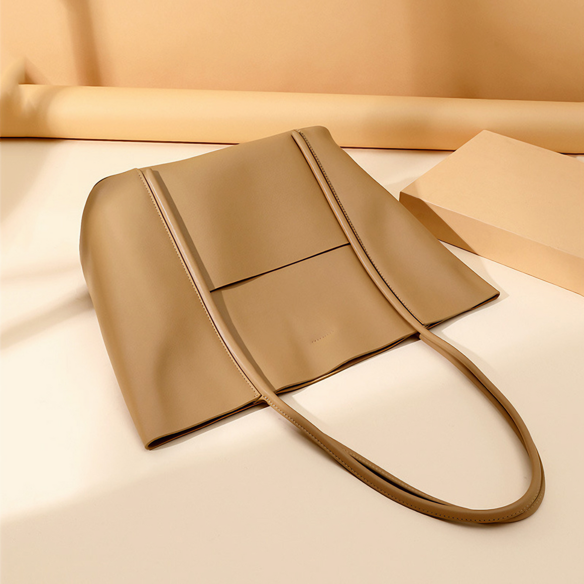 Bolsa Feminina Grande em Couro Genuino Marrom com Organizador Interno - Sereinna