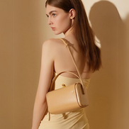Bolsa Feminina Pequena em Couro Split Caramelo - Sereinna