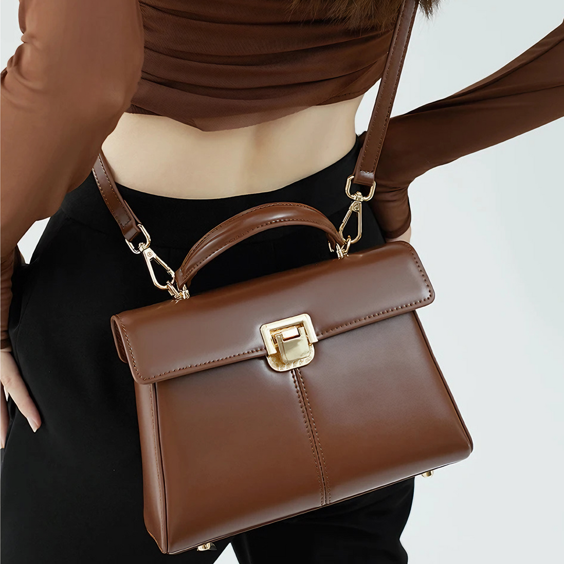 Bolsa feminina pequena em couro genuíno marrom - Sereinna