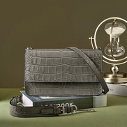Bolsa feminina pequena em couro genuíno split verde - Sereinna