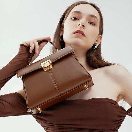 Bolsa feminina pequena em couro genuíno marrom - Sereinna