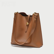 Bolsa feminina média em couro genuíno caramelo com nécessaire - Sereinna