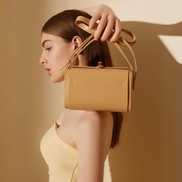 Bolsa Feminina Pequena em Couro Split Caramelo - Sereinna
