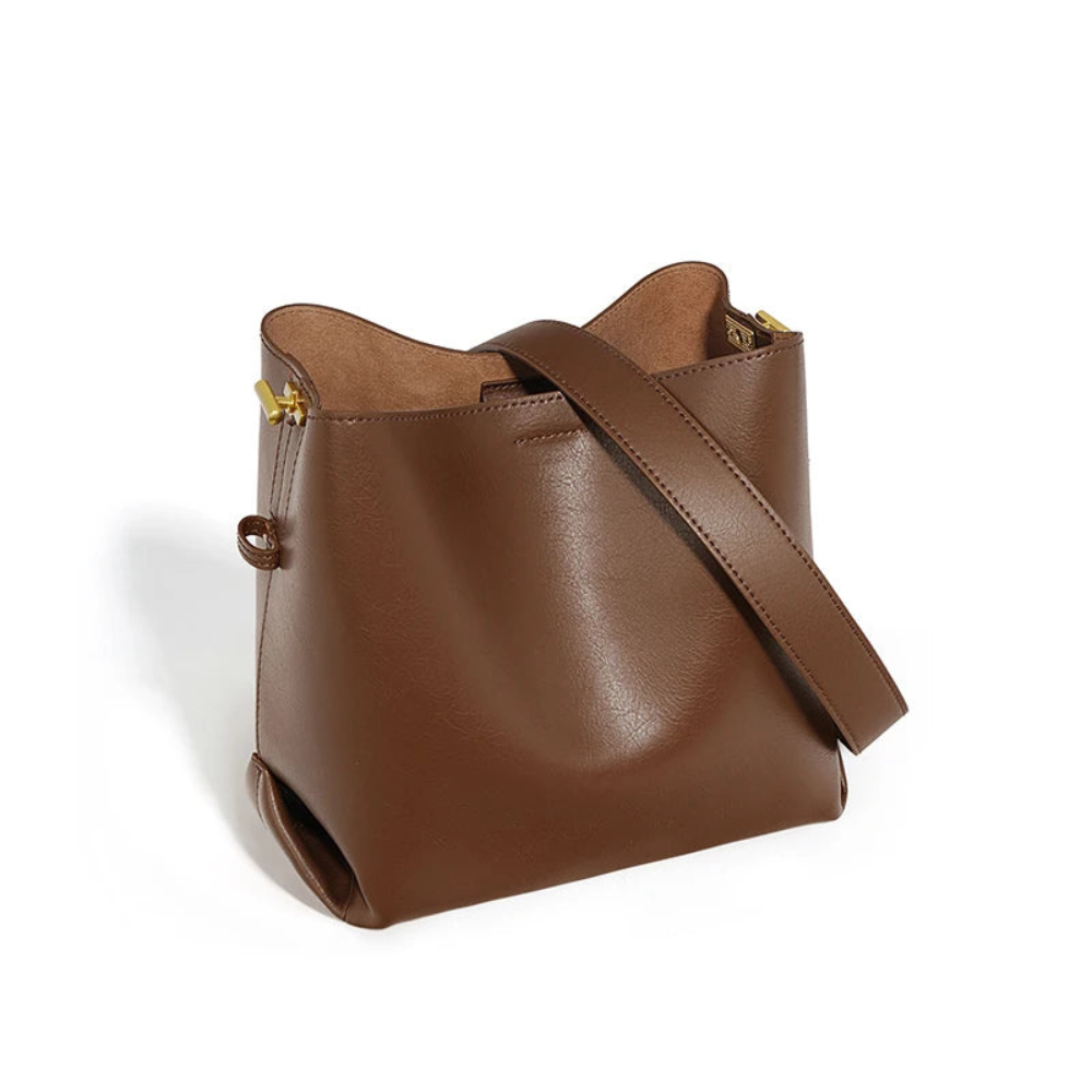 Bolsa feminina média em couro genuíno marrom escuro - Sereinna