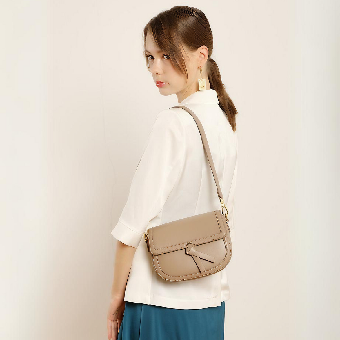Bolsa pequena em couro split cinza - Sereinna